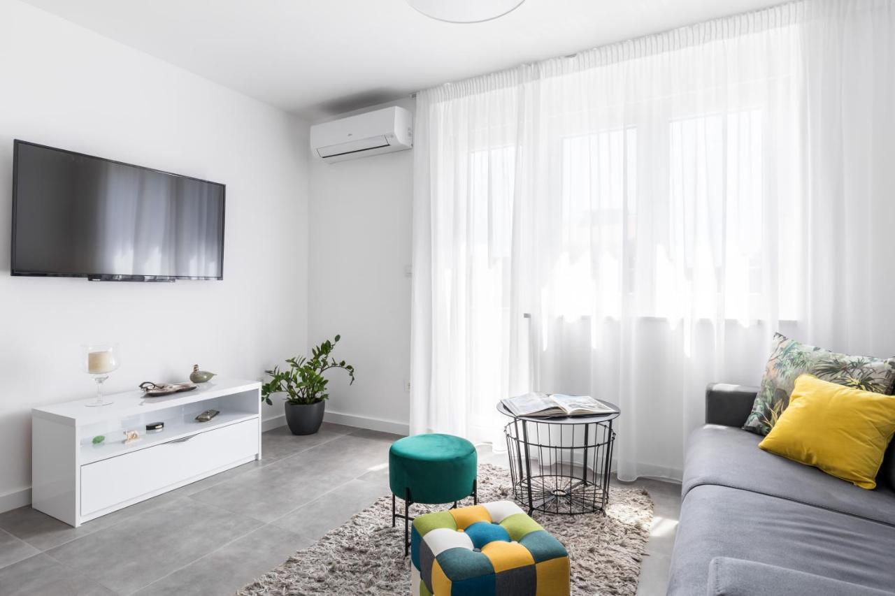 Down Town Apartment Сплит Экстерьер фото
